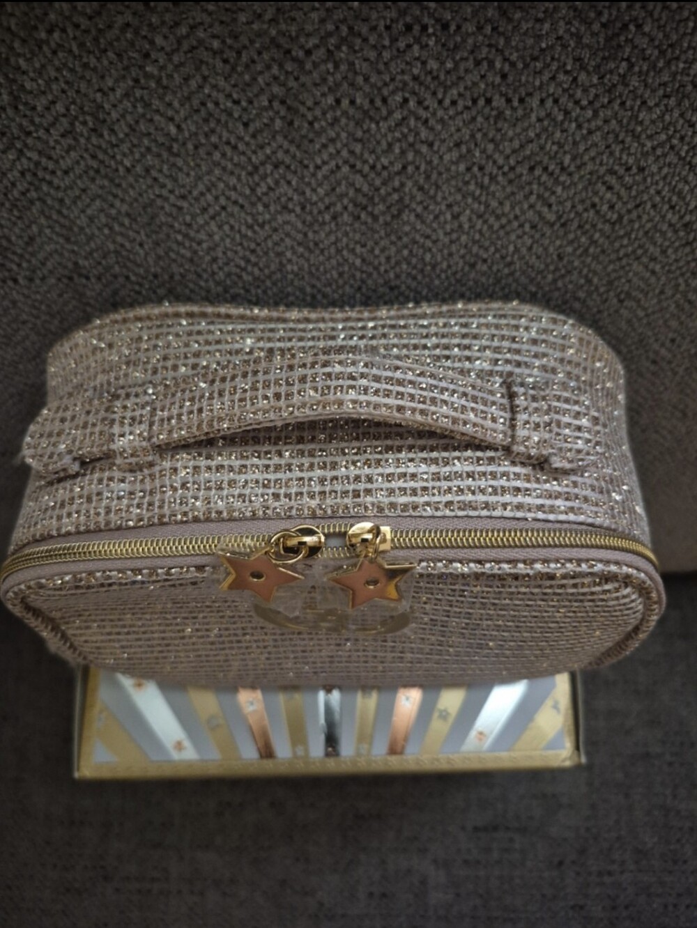 Dior Le Rituel Beaute Gold Holiday 2025 Makeup Bag - Picture 3 of 8